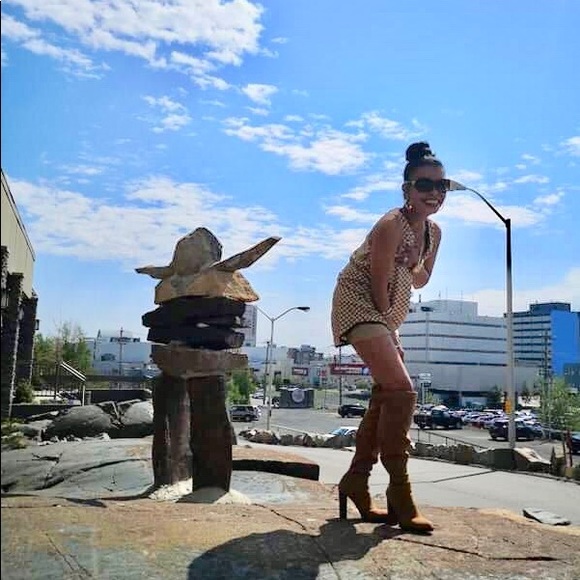 Meet your Posher, Honey - Picture 1 of 4